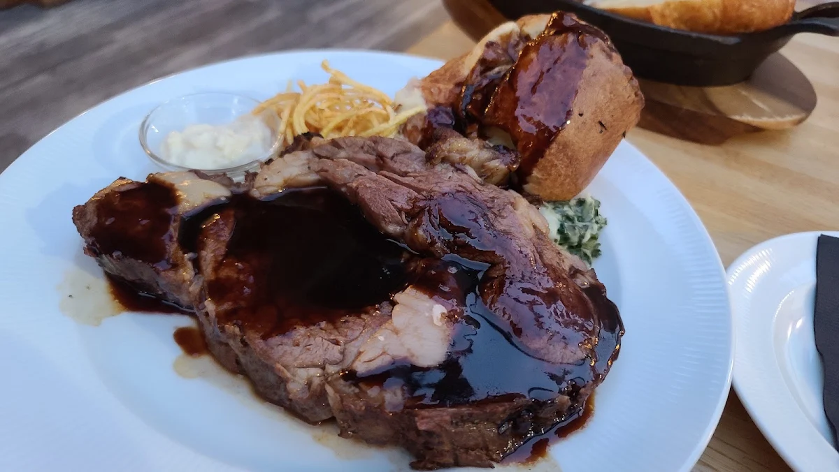Warm Prime Rib Bun