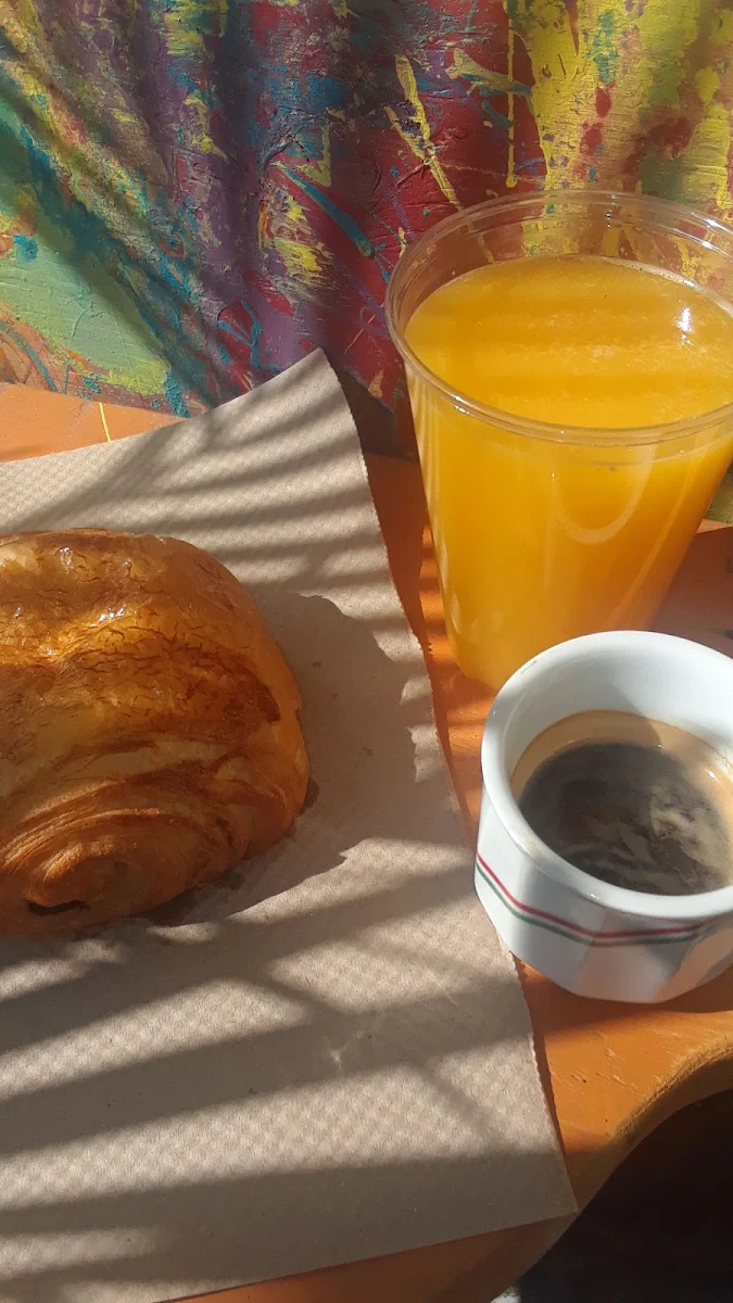 Le Classique Painchocolatineespressojusdorange