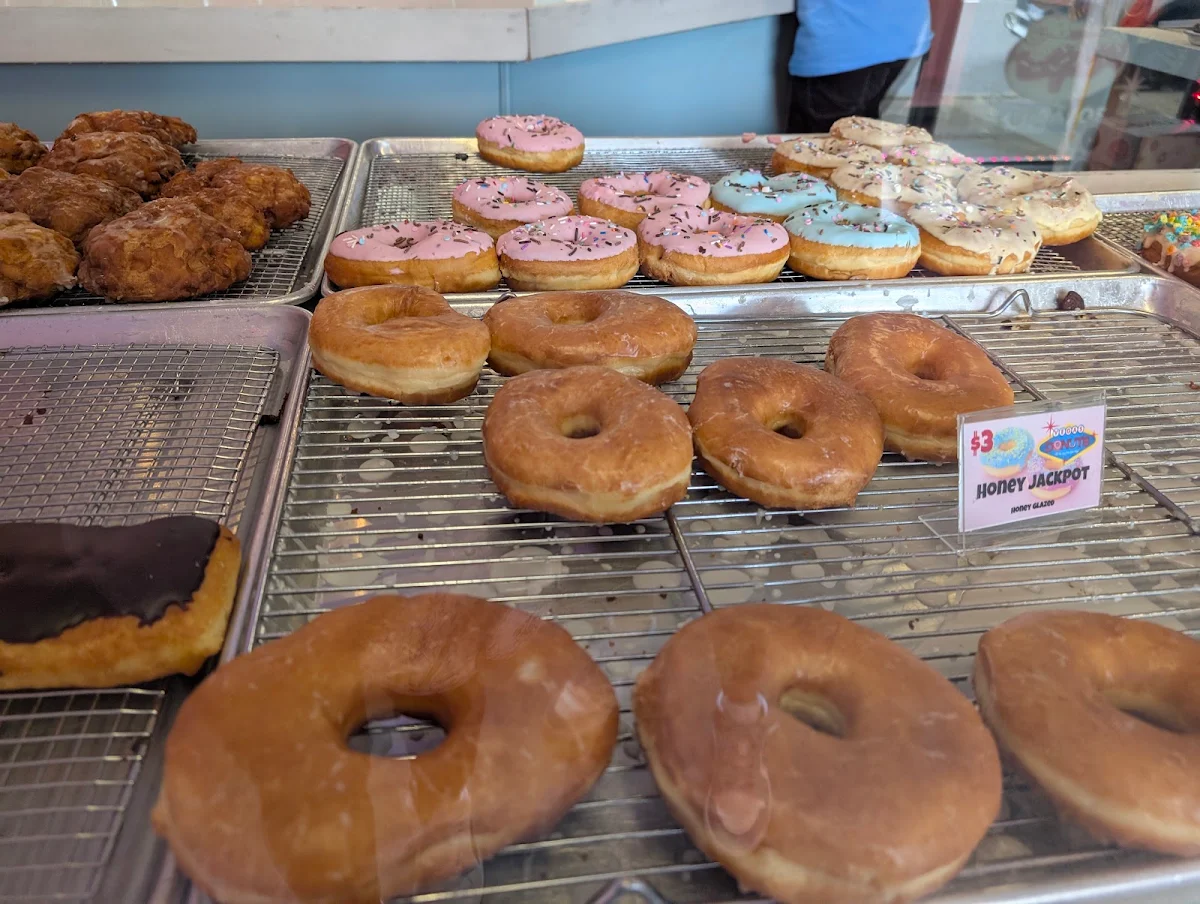 Highlights, Vegas Donuts