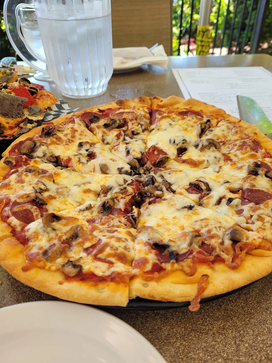 Mushroom Pepperoni Pizza