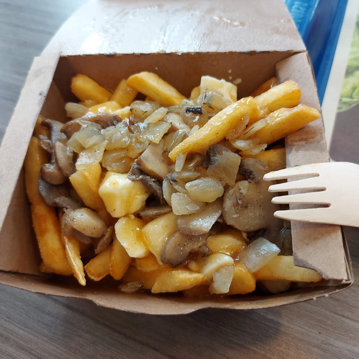 Mushroom Swiss Poutine