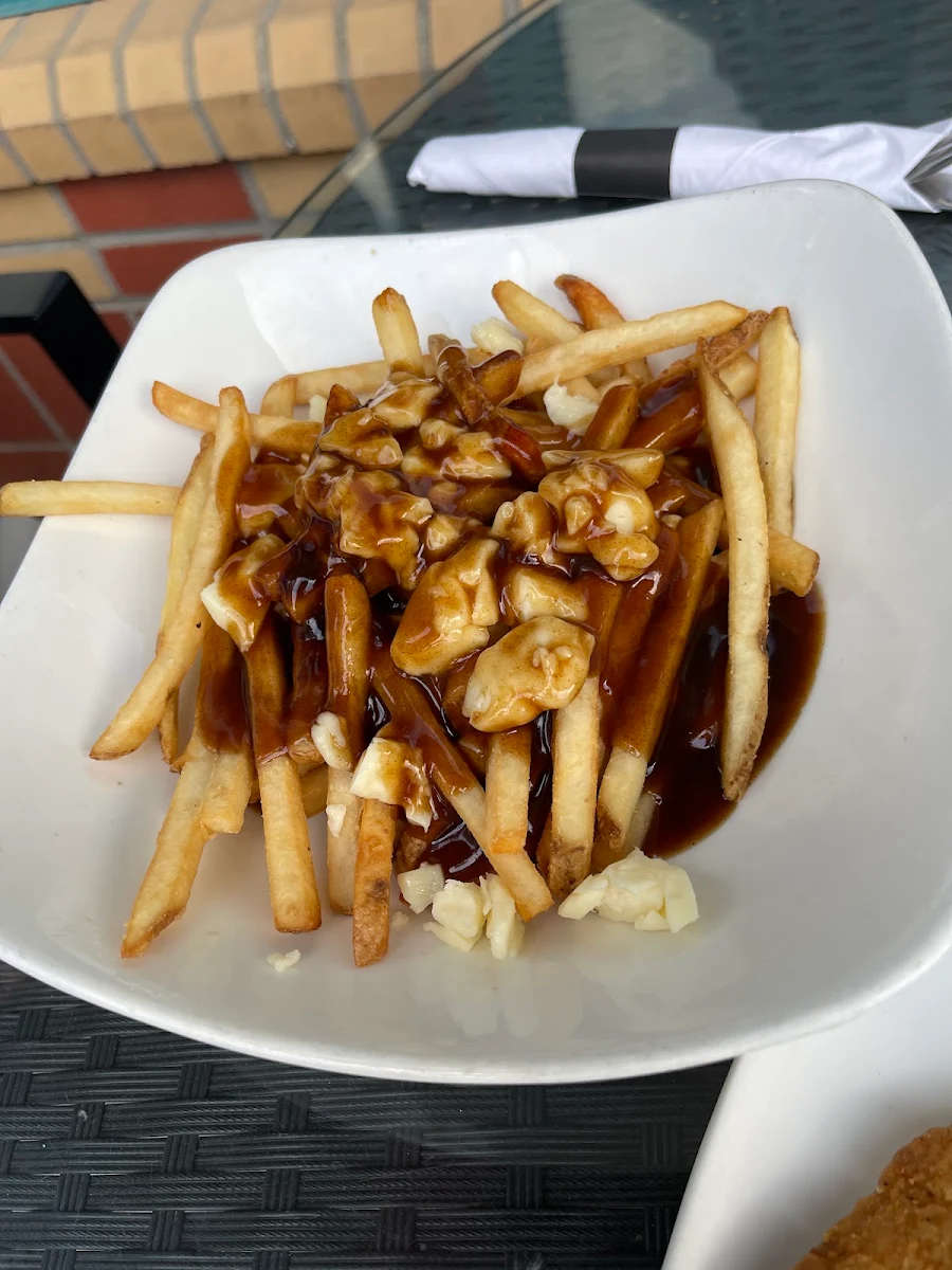 Poutine, Garage Sports Bar