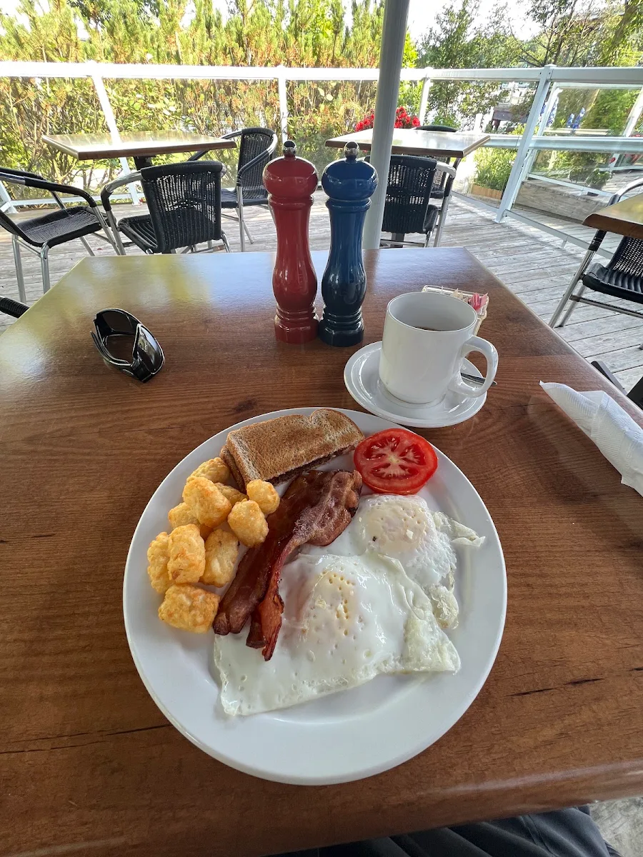 Two Egg Breakfast, Roksy’s Cafe