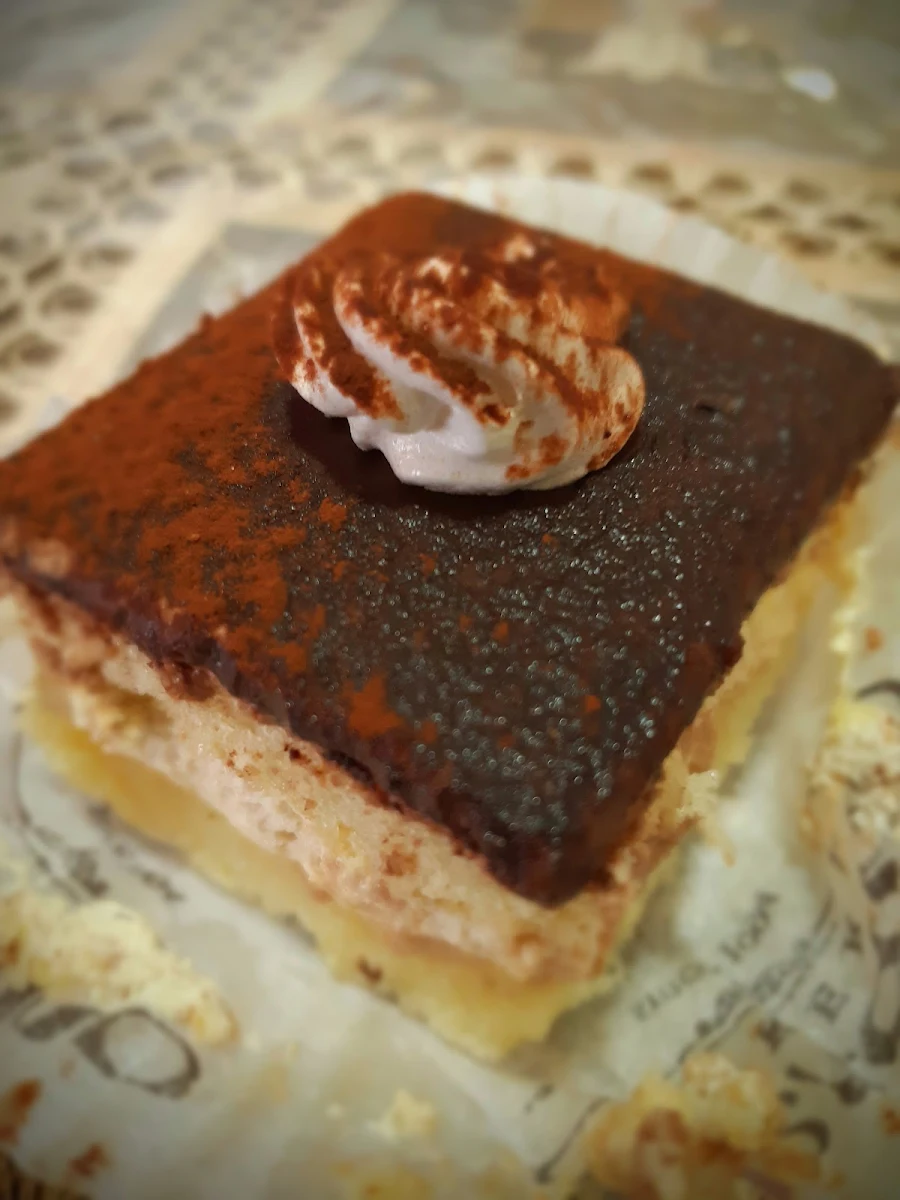 Tiramisu Cake