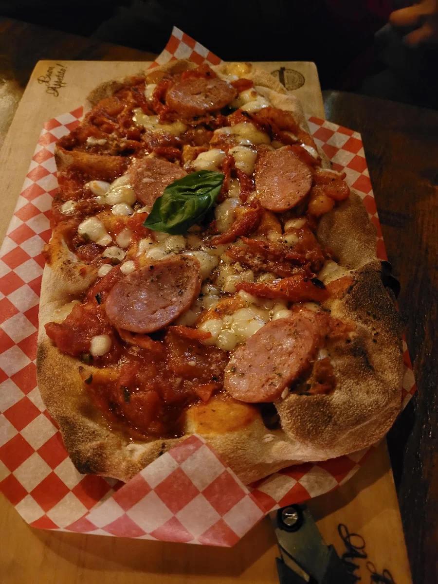 Gino Picante Pizza