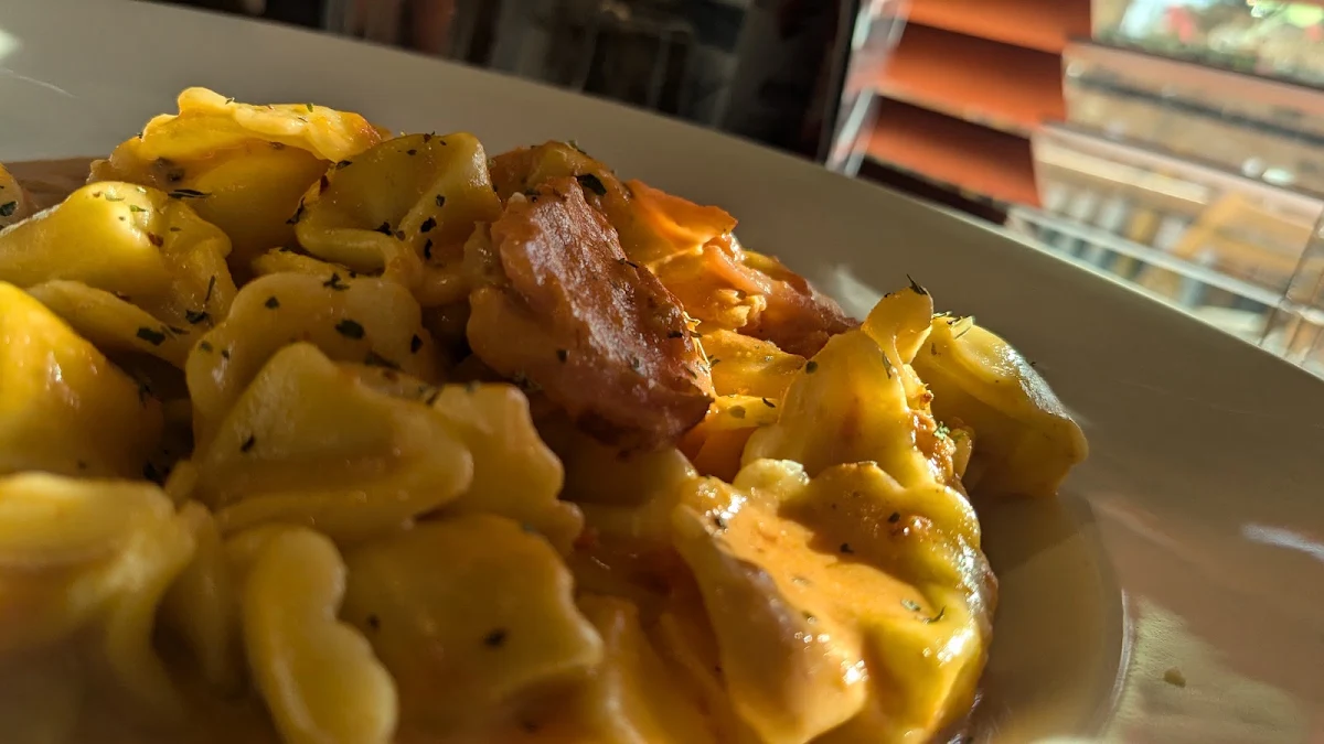 Tortellini Sauce Rosée Et Bacon Bacon & Rosée Sauce Tortellini