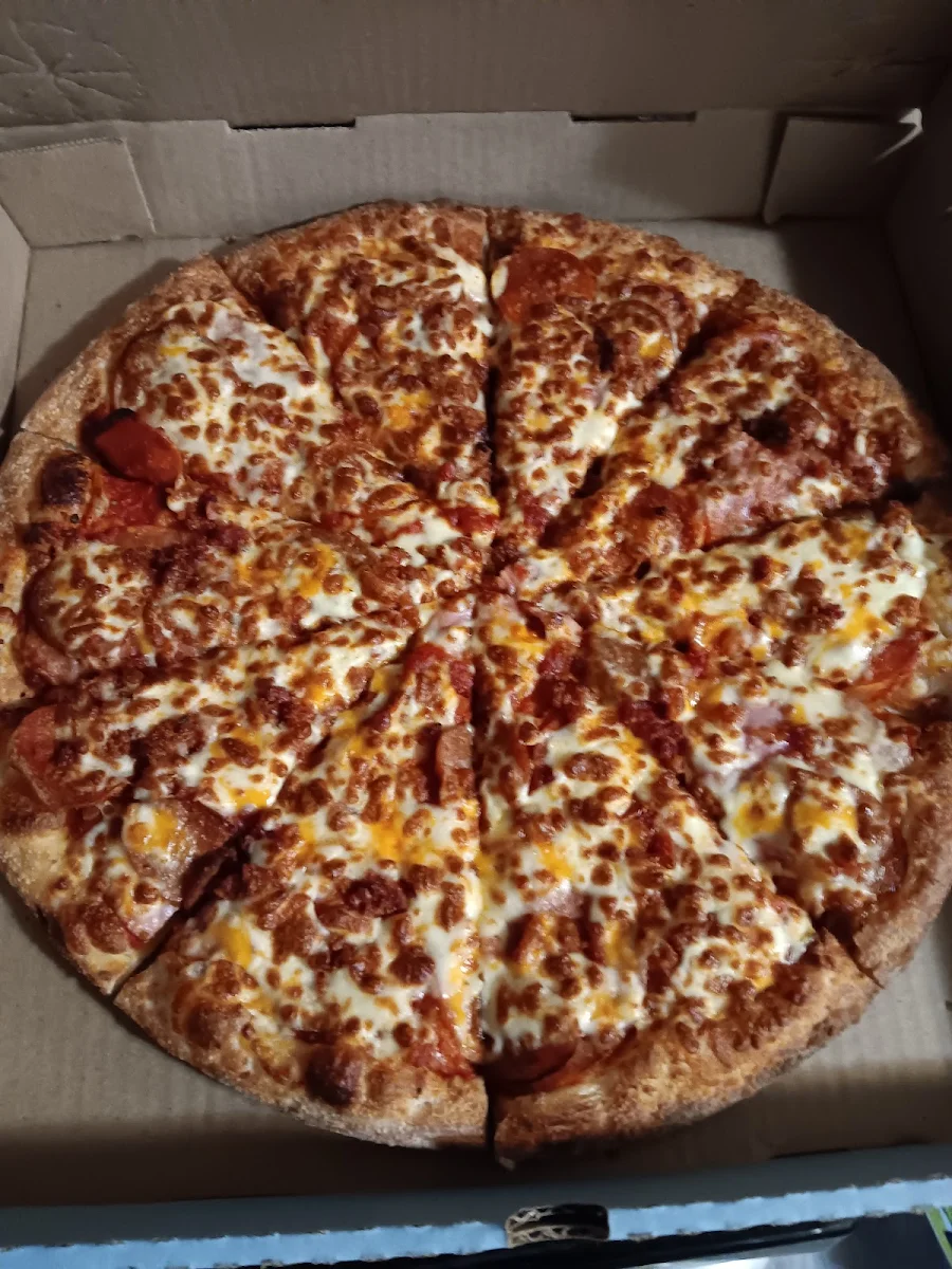 Large Pepperoni Pizza