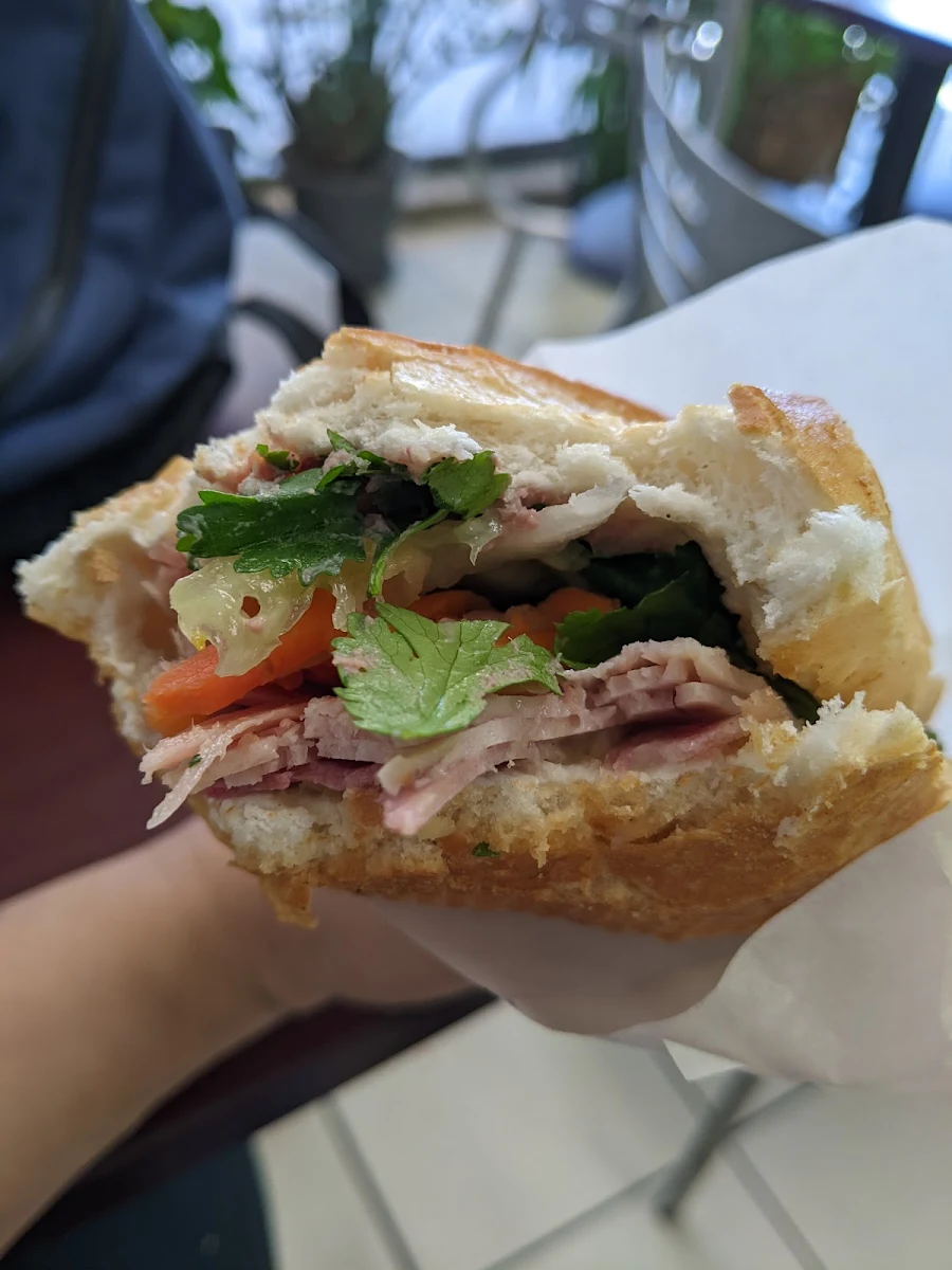 Sandwich Au Porc Fermenté Nem Chua Fermented Pork Sandwich Nem Chua