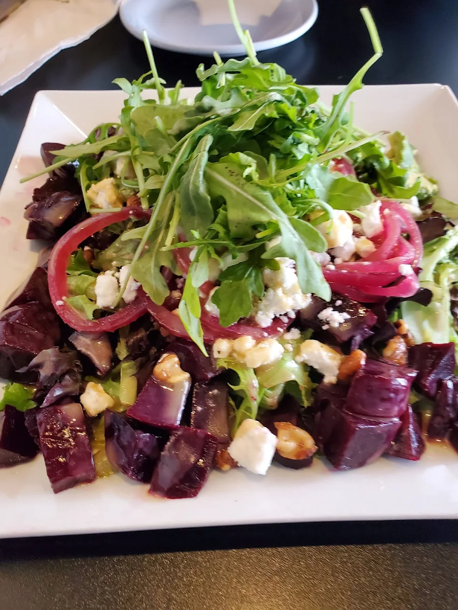 Beet & Goat Cheese Salad