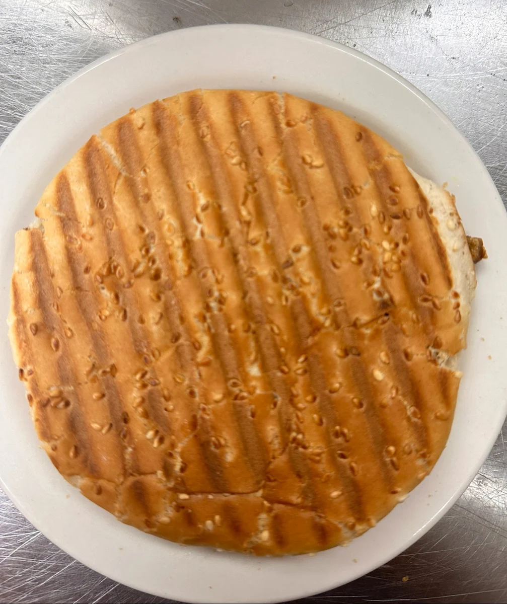 Highlights, Liza's Donair & Ice Cream Place