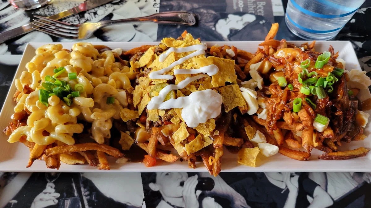 Threesome Poutine
