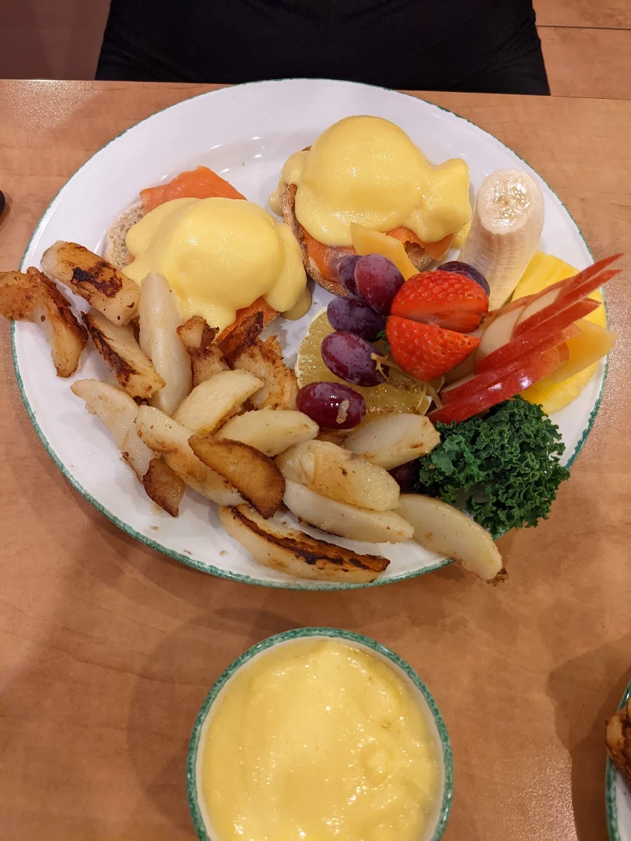 Salmon Benedict