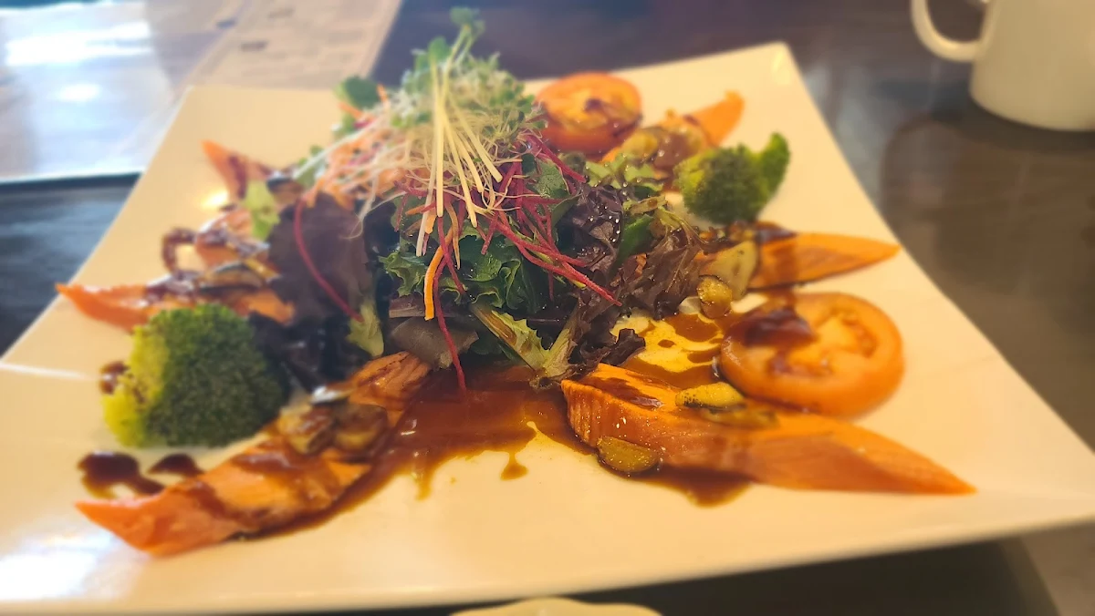 Garlic Salmon Tataki