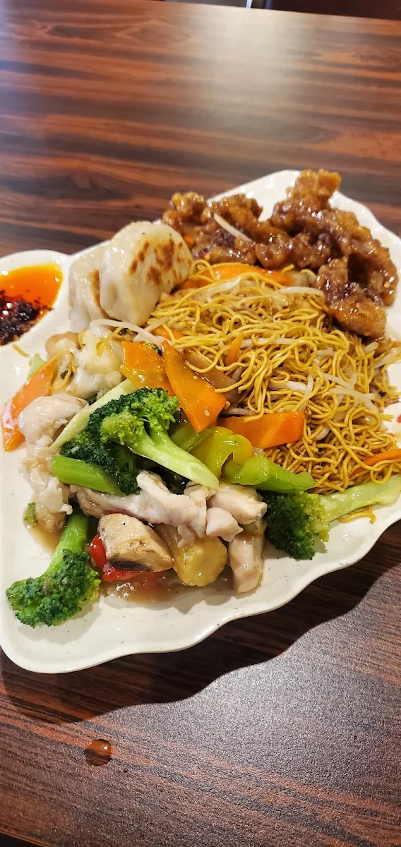 Highlights, Ken's Chinese Restaurant