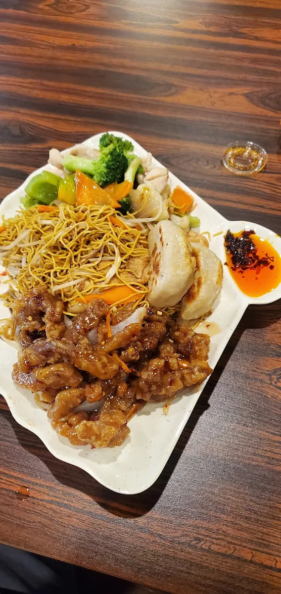Highlights, Ken's Chinese Restaurant