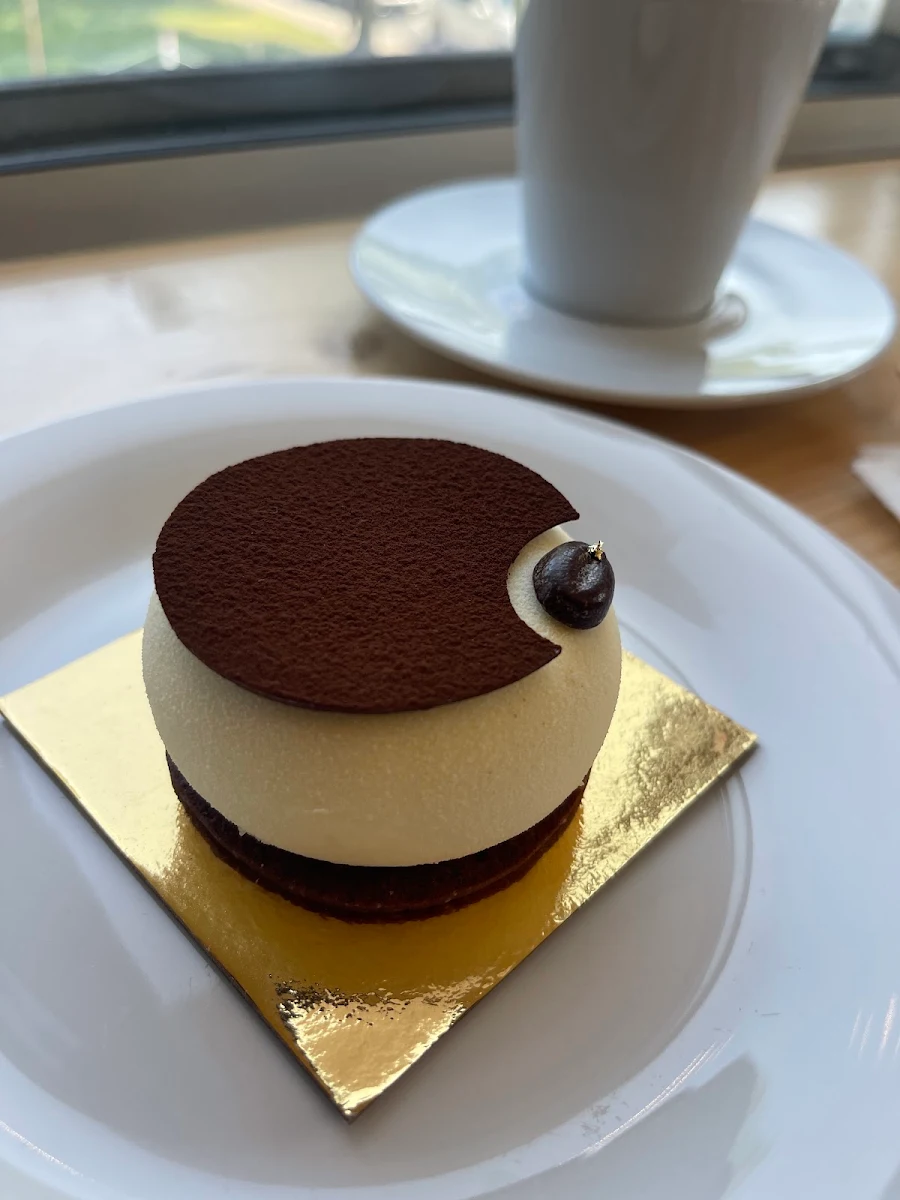 Tiramisu Cake