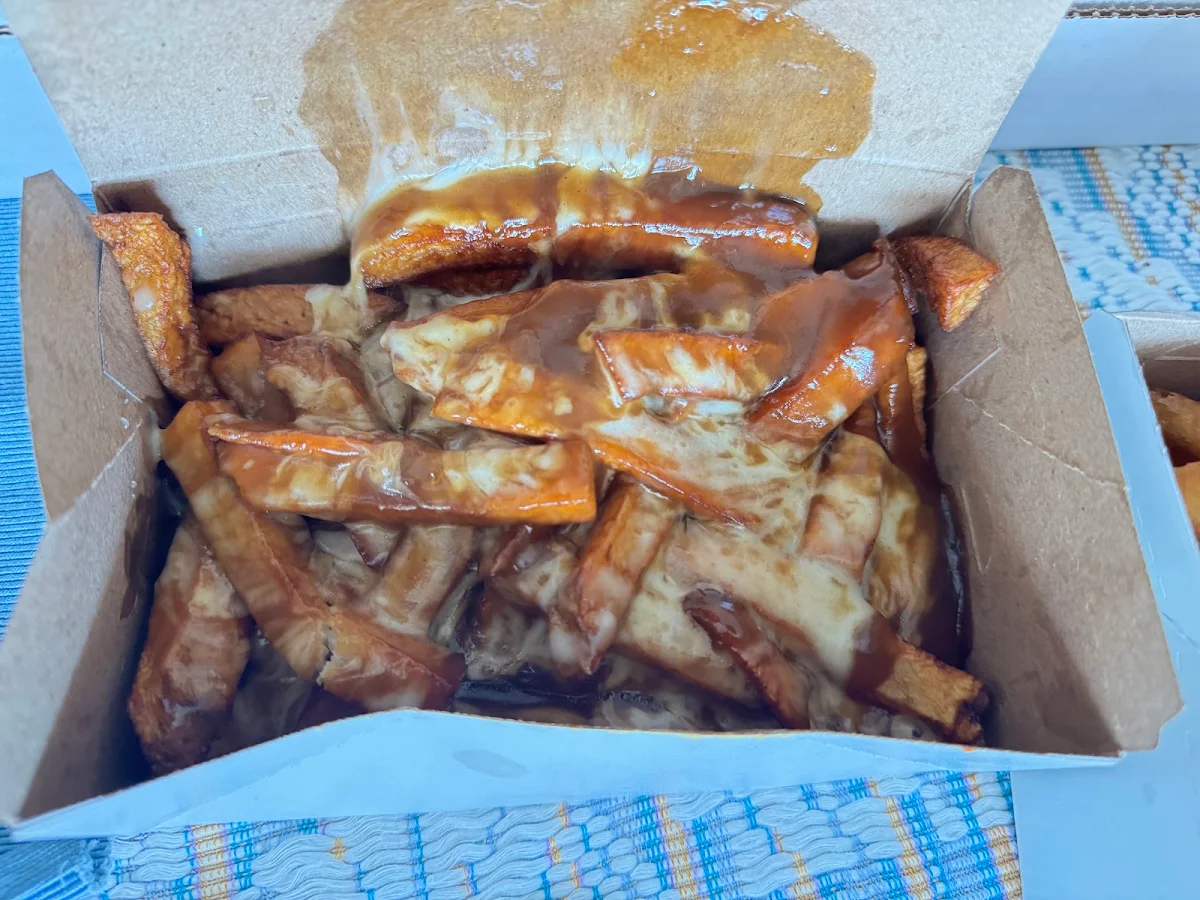 Regular Poutine, Bedrock Cafe