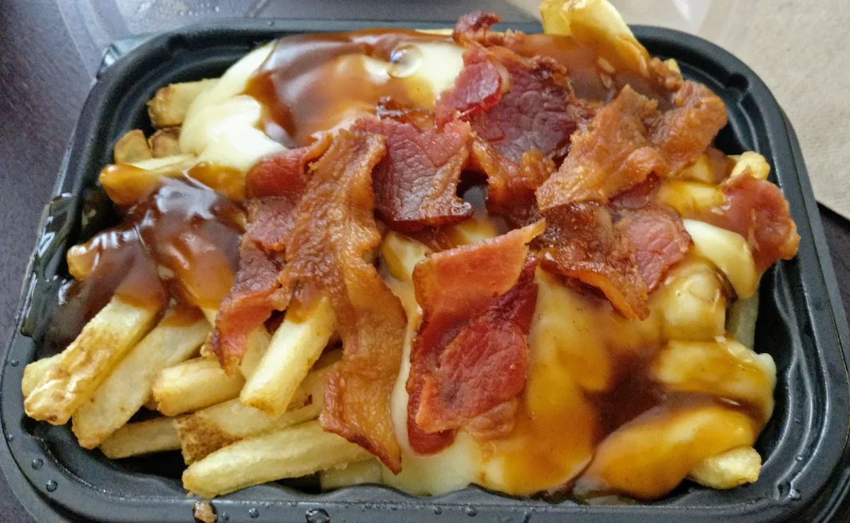 Bacon Poutine Cals 700