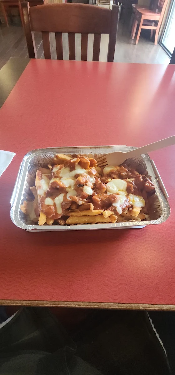Butter Chicken Poutine