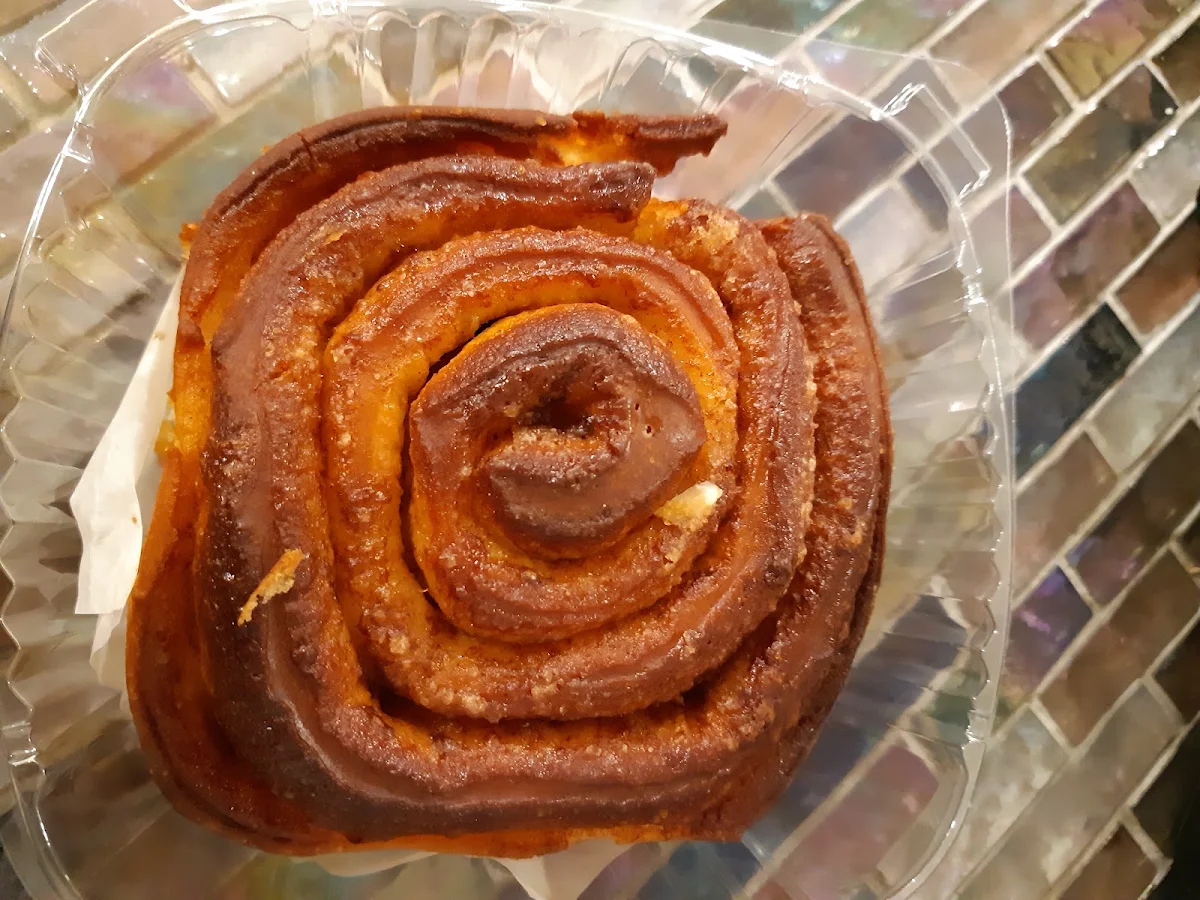 Cinnamon Roll - Lotus