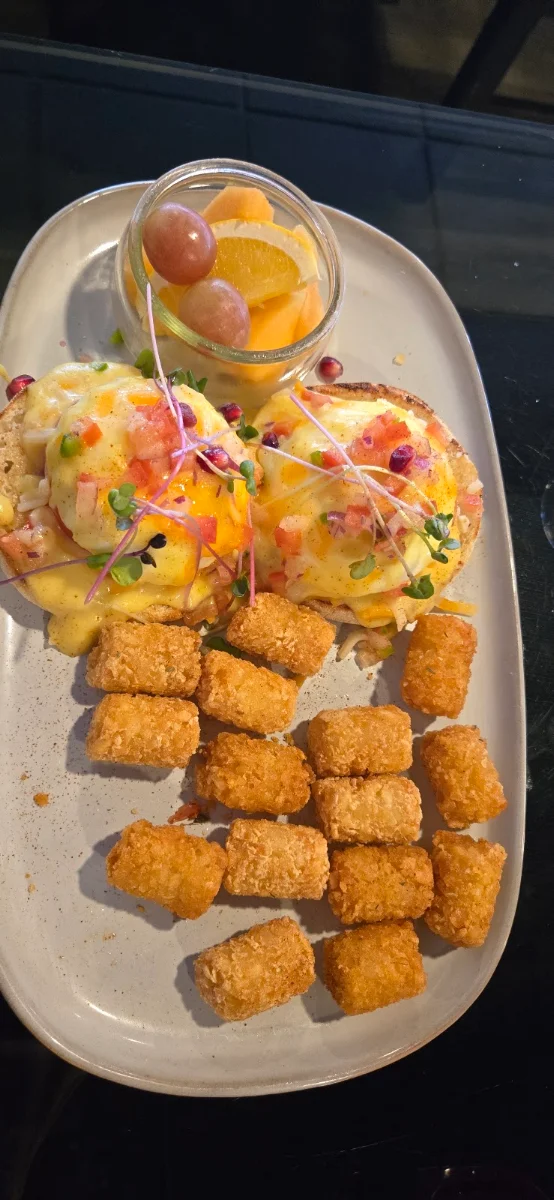 Tater Tots with Sriracha Mayo