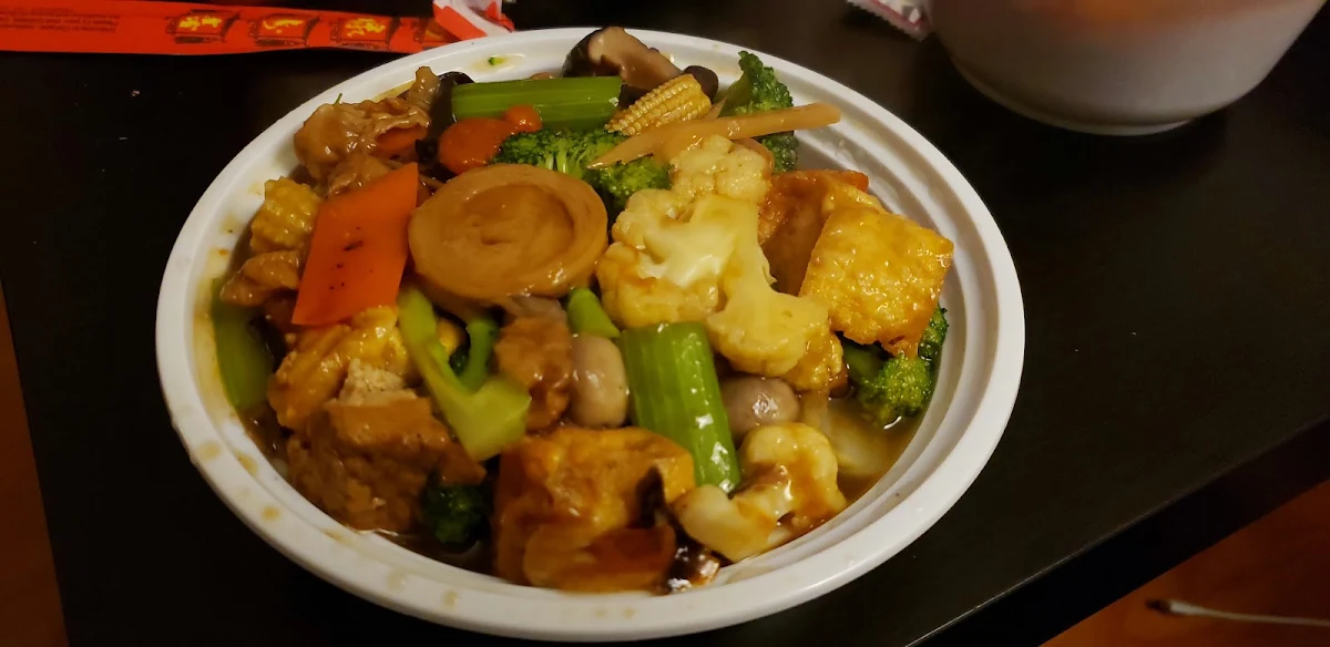 Mixed Vegetables with Bean Curd on Rice