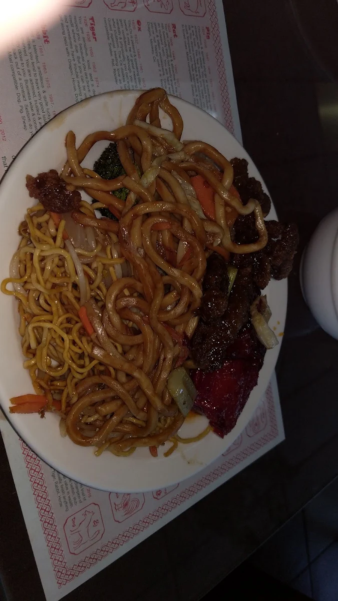B B Q Chow Mein