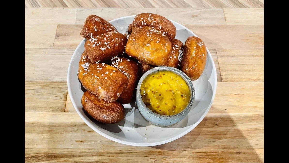 Highlights, Curveball Hot Dogs