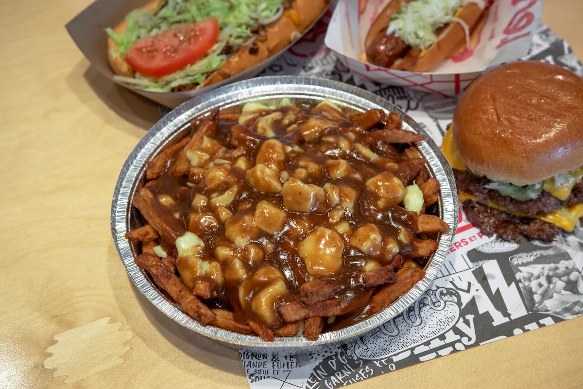 Large Poutine