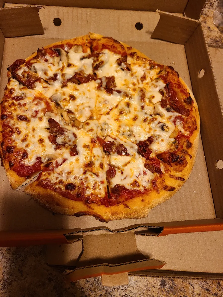 Sundried Tomato and Mushrooms Pizza