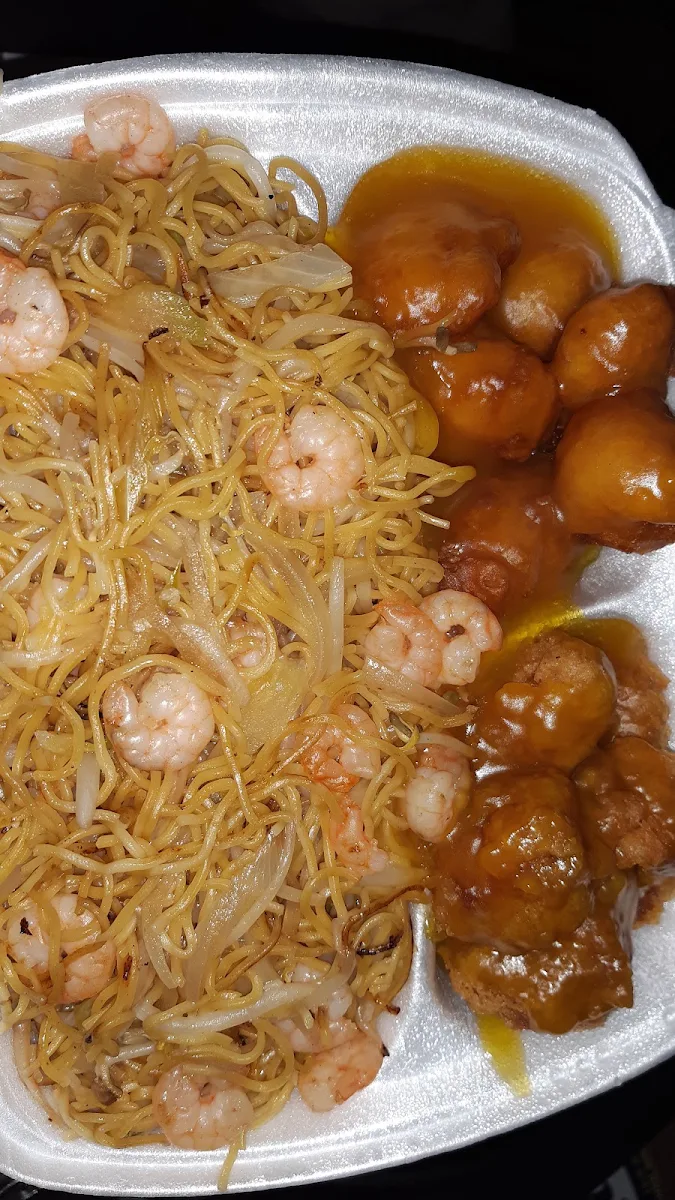 Combination Dinner Sweet and Sour Chicken Sweet Sour Pork and Shrimp Chowmein