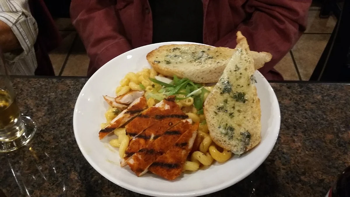 Cajun Grilled Chicken and Pasta with Garlic Toast