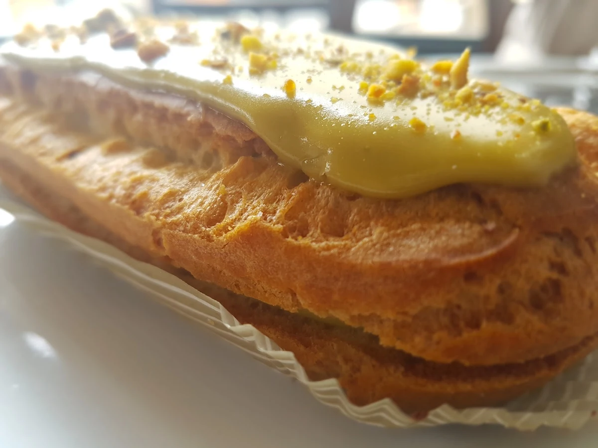 Pistachio Eclair