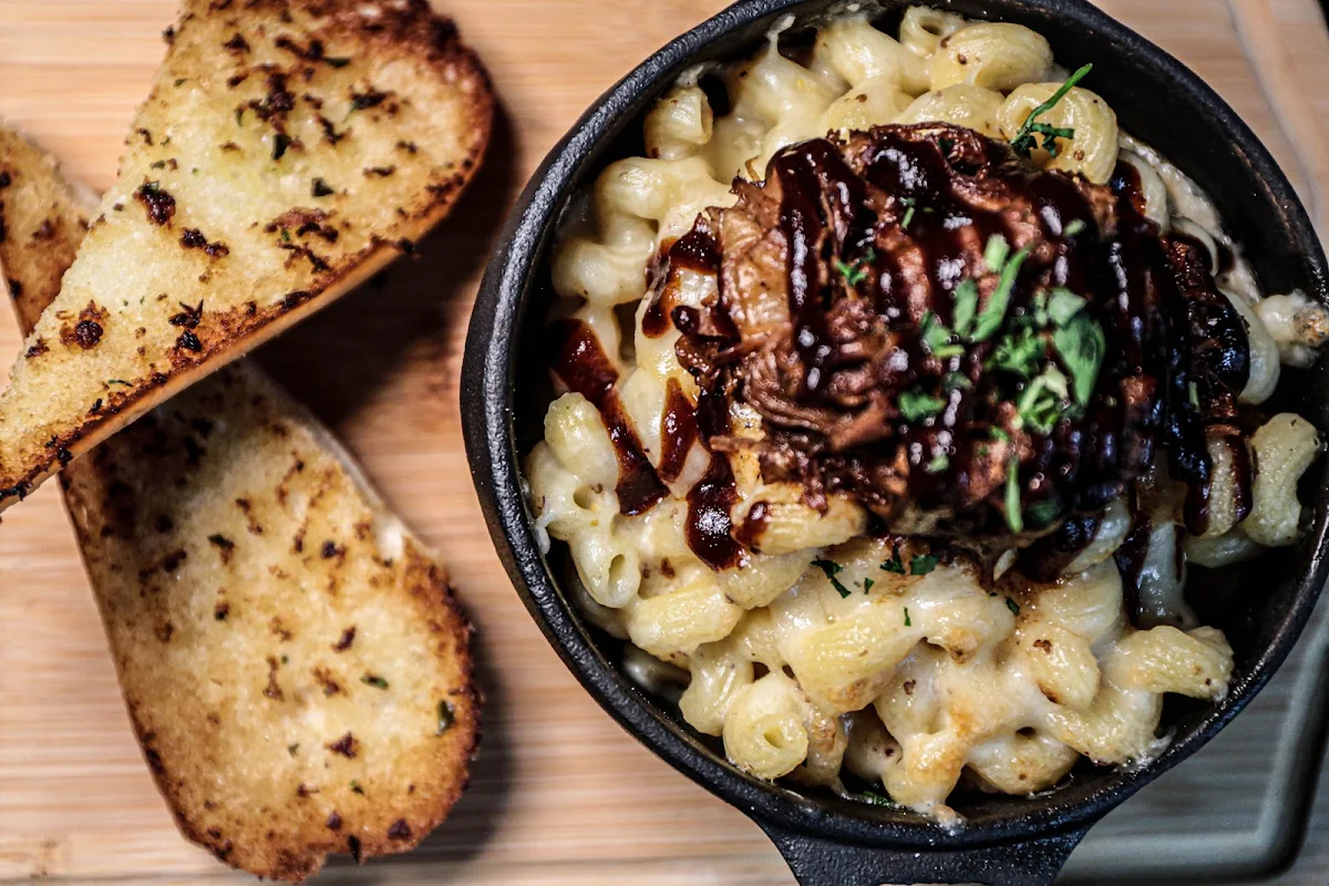 Pulled Pork Mac and Cheese