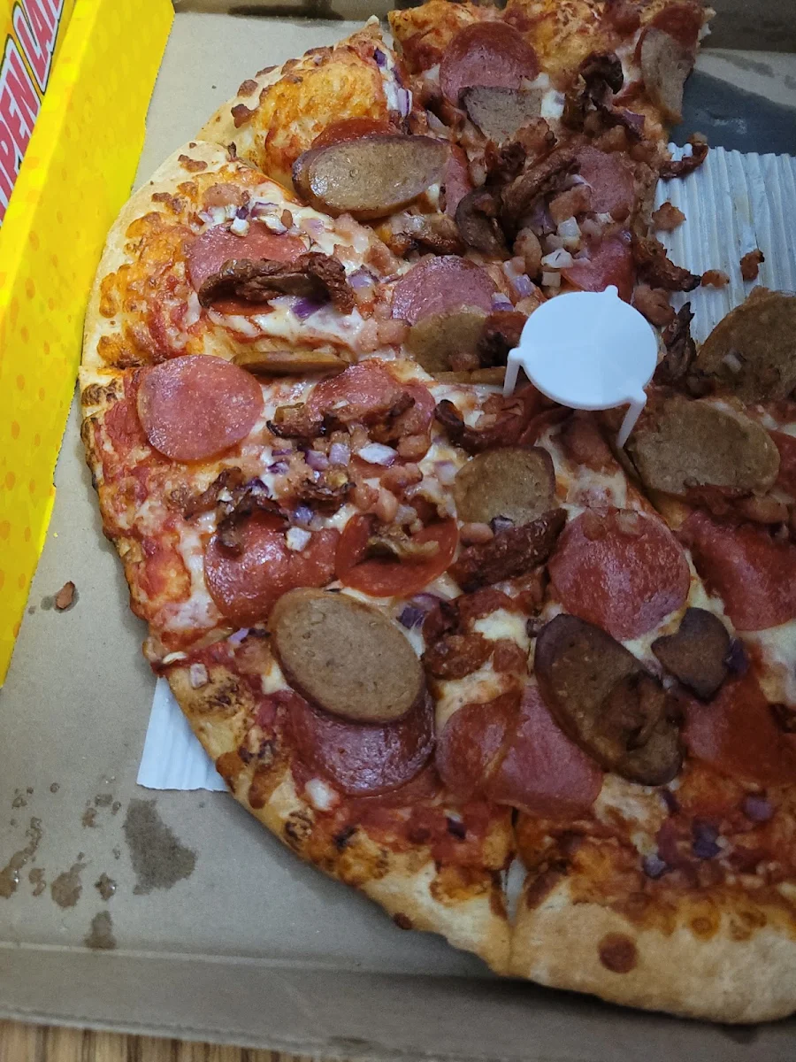 Highlights, Gino's Pizza