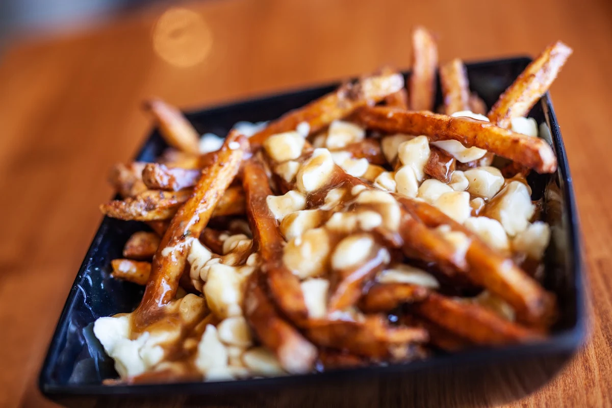 Poutine, Sports