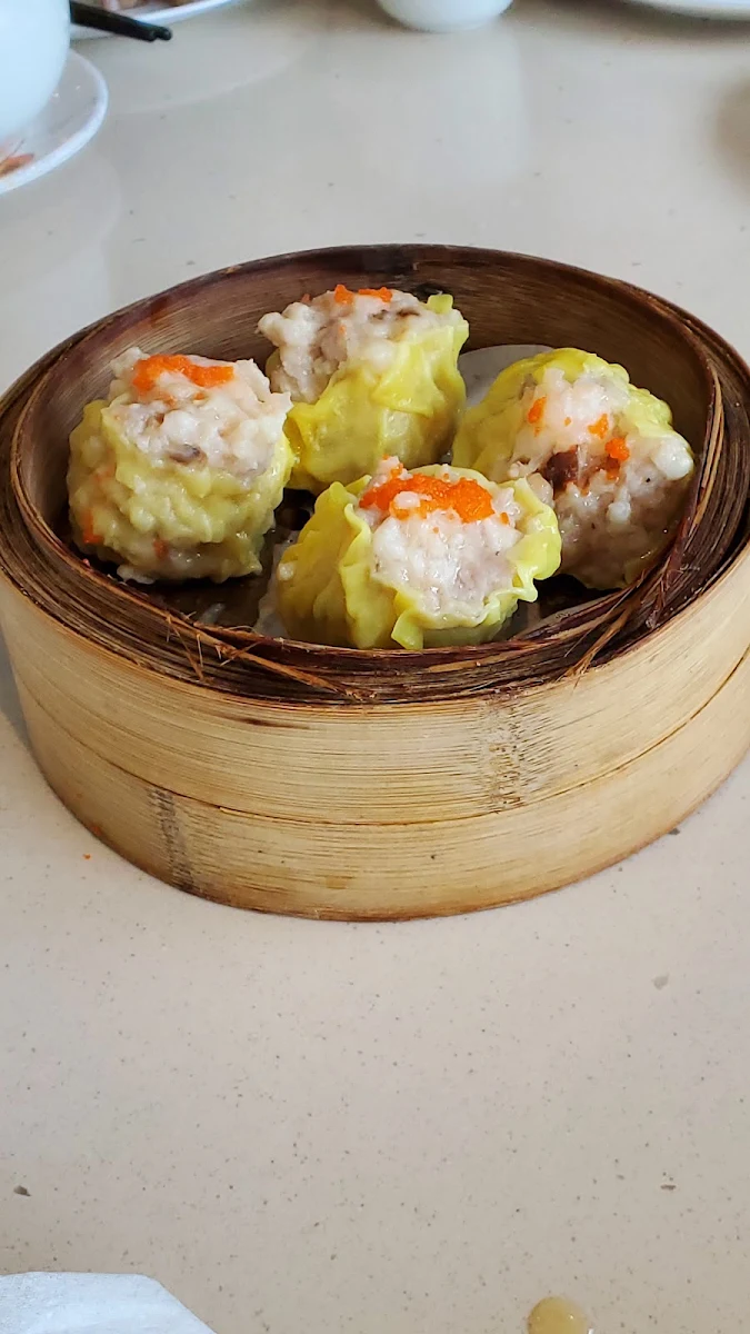 Steamed Pork Shao Mai w Fish Roe