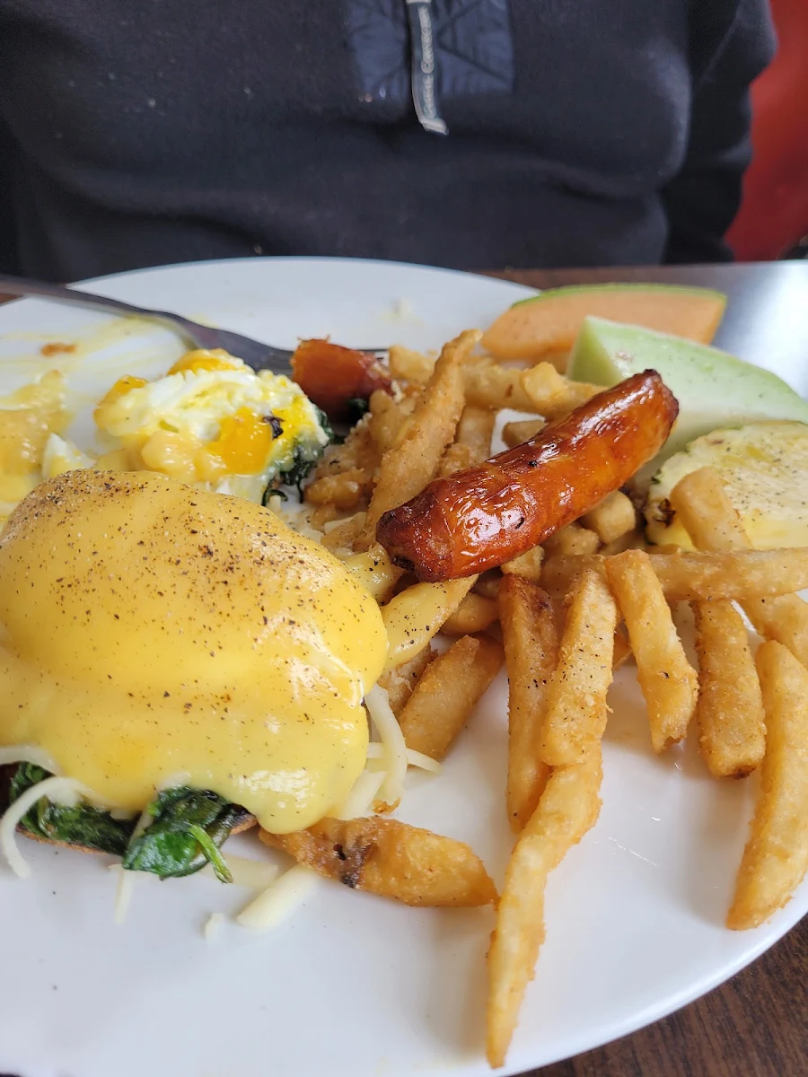 Béné Du Boisé Mushroom-swiss Benny