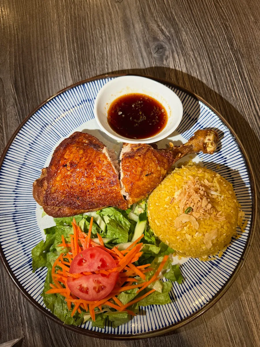 Golden Crispy Chicken on Rice Cơm GÀ Xối MỠ