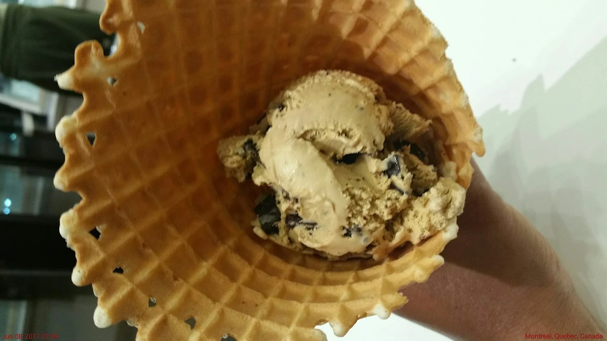 Crème Glacé Dans Un Bol de Gauffre Ice Cream In A Waffle Bowl