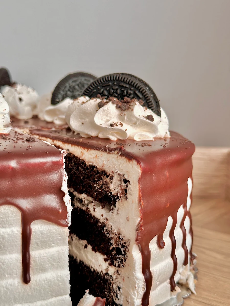 Oreo Round Cake