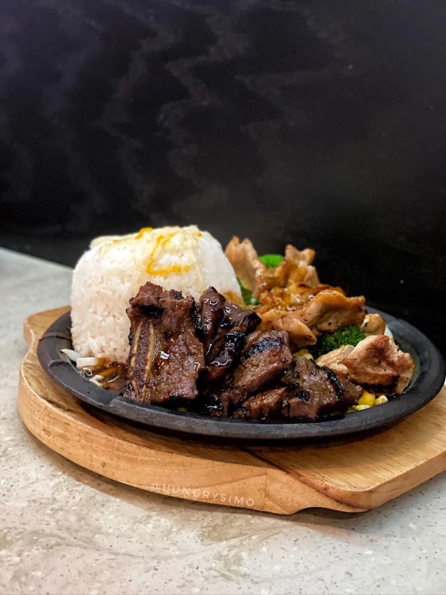 Beef Short Ribs on Sizzling Plate