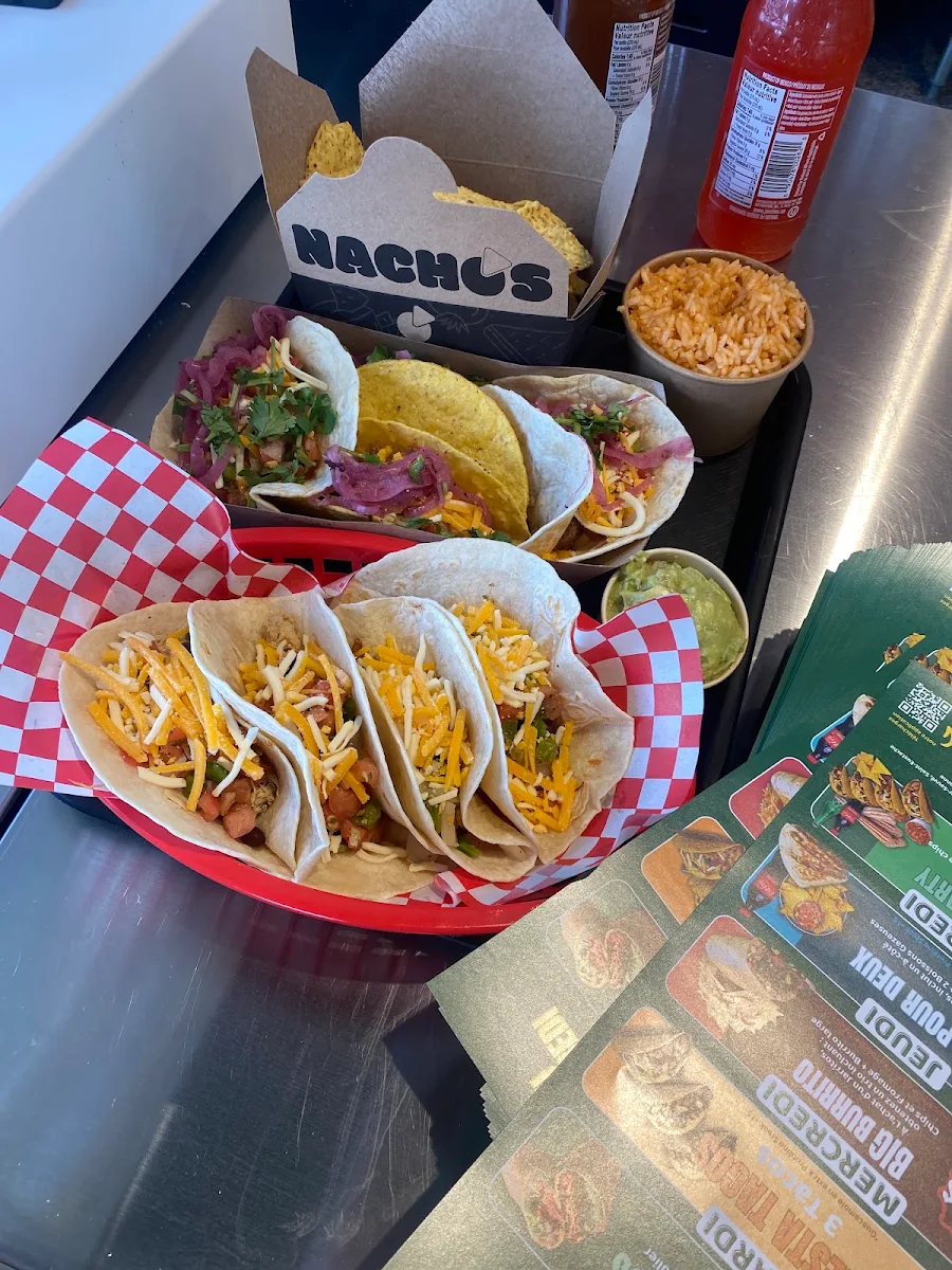 3 Tacos 3 Tacos
