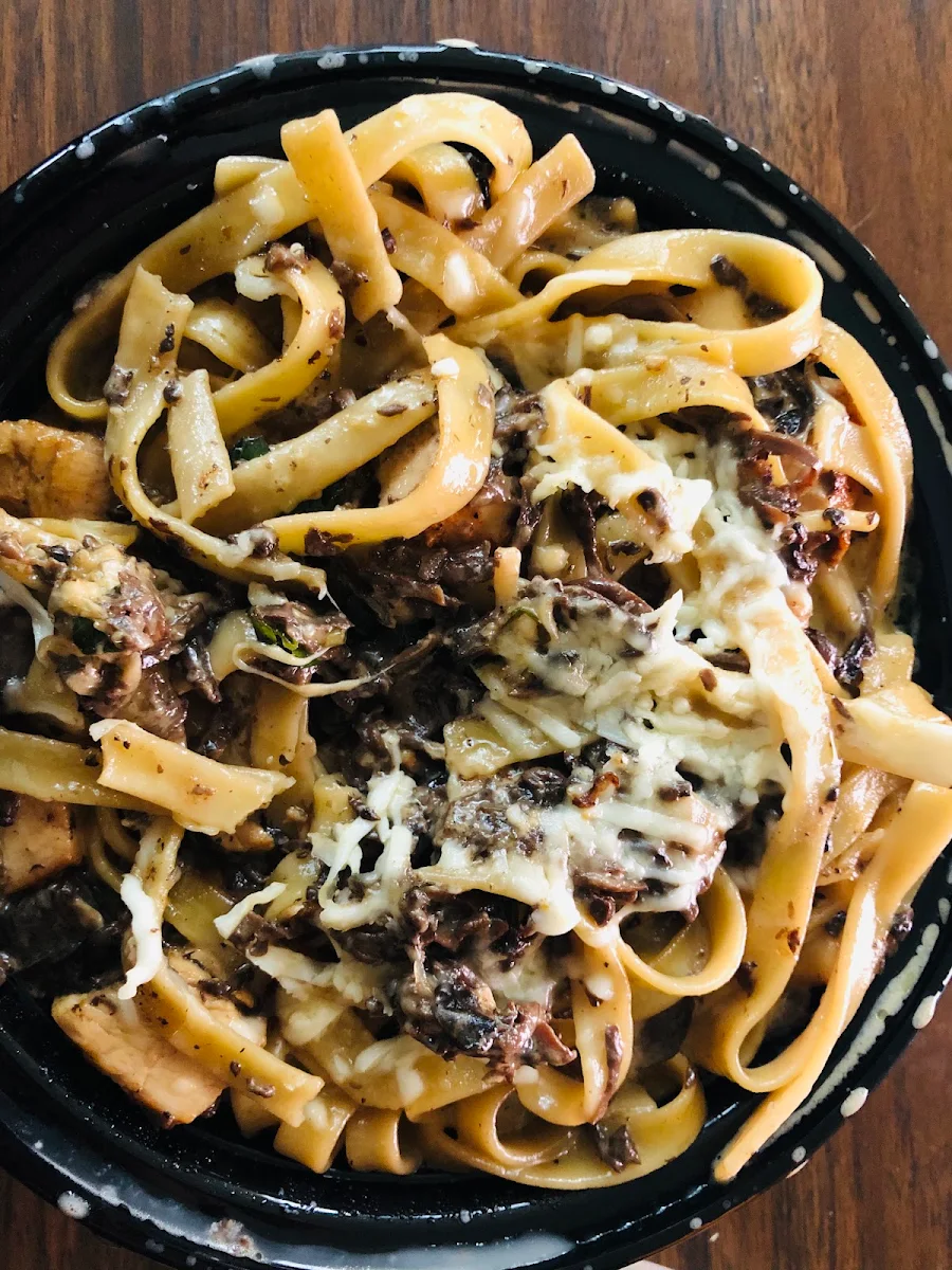 Fettuccine Chicken & Mushroom Truffle Cream