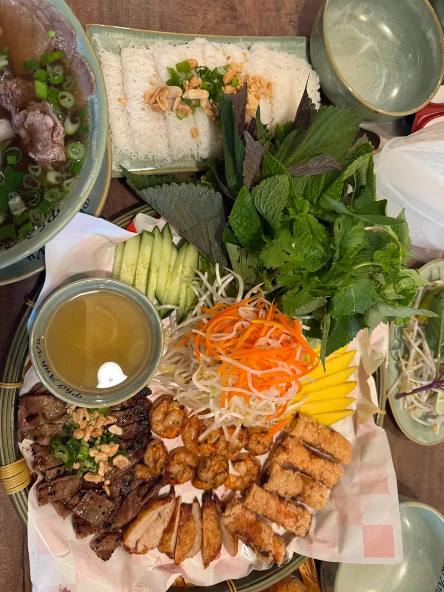 DAC Biet Pho Anh