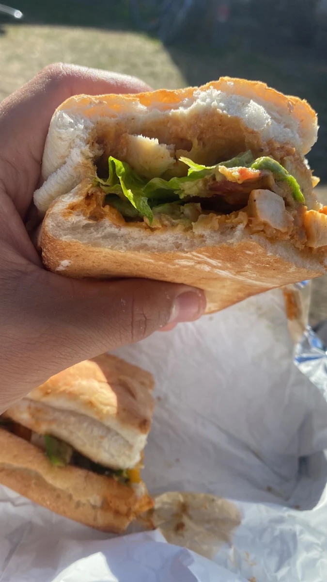 Sándwich Chipotle Chicken Avocado
