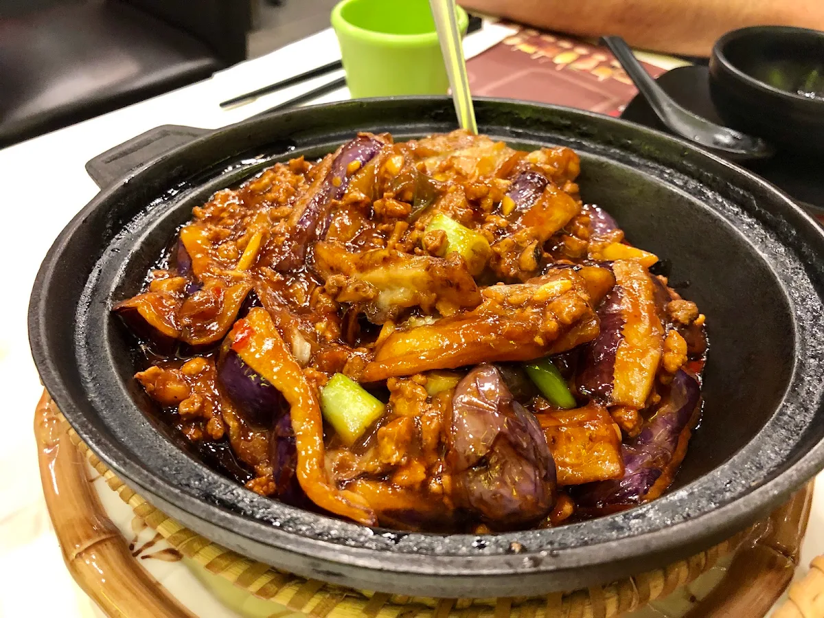 Chicken on Rice in Clay Pot