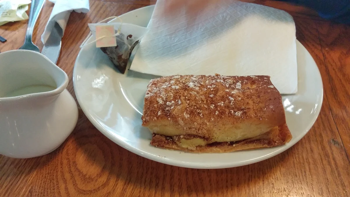 Bougatsa