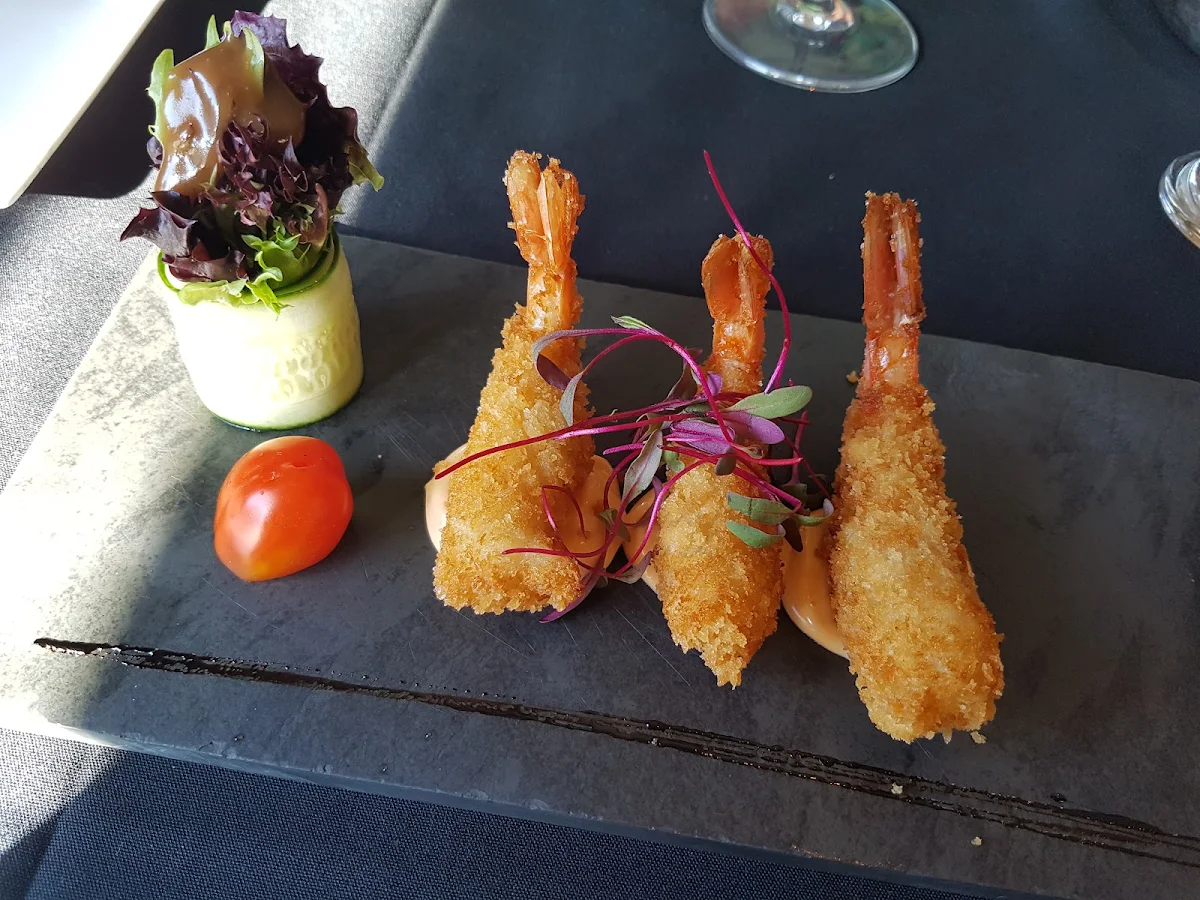 Crevettes Tempura Façon la Suite Salsa de Poivrons Rouges Et Mayonnaise Épicée