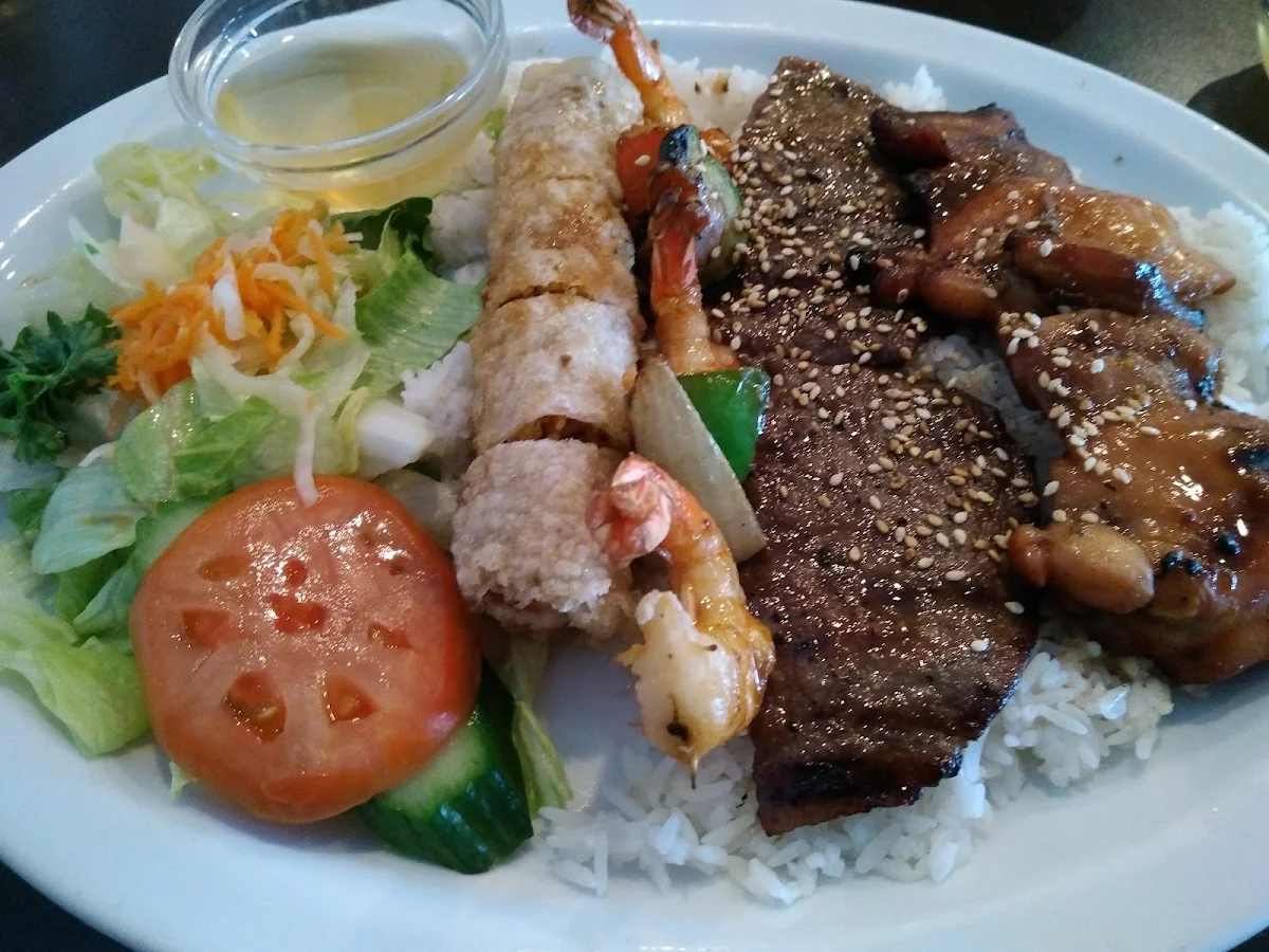 Combo Beef Chicken Shrimp